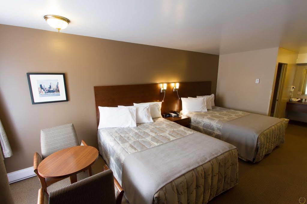 Invitation Motel 3*